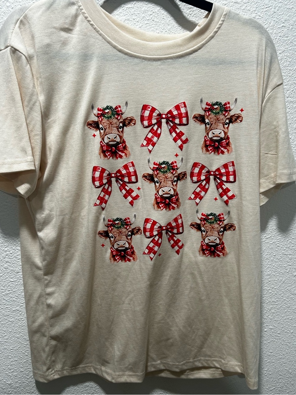 Source Unknown Cream Short Sleeve Tee with Red Gingham Bows & Cow Faces